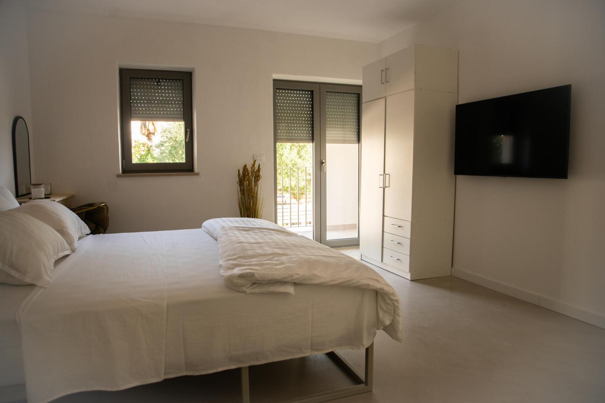 A-Seven Apartment โรวีน ภายนอก รูปภาพ