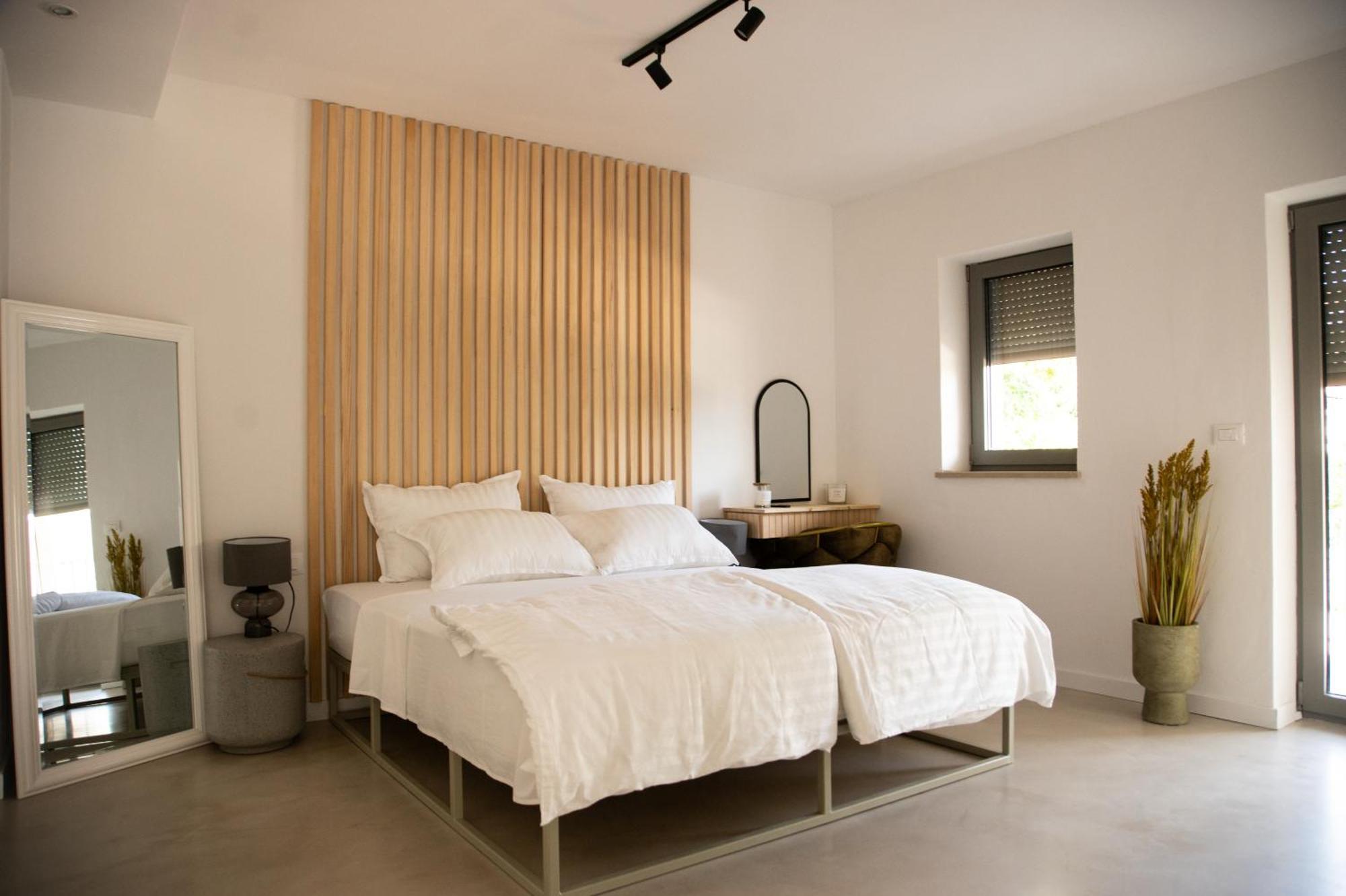 A-Seven Apartment โรวีน ภายนอก รูปภาพ