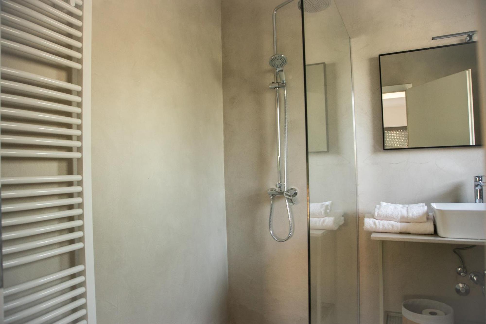 A-Seven Apartment โรวีน ภายนอก รูปภาพ