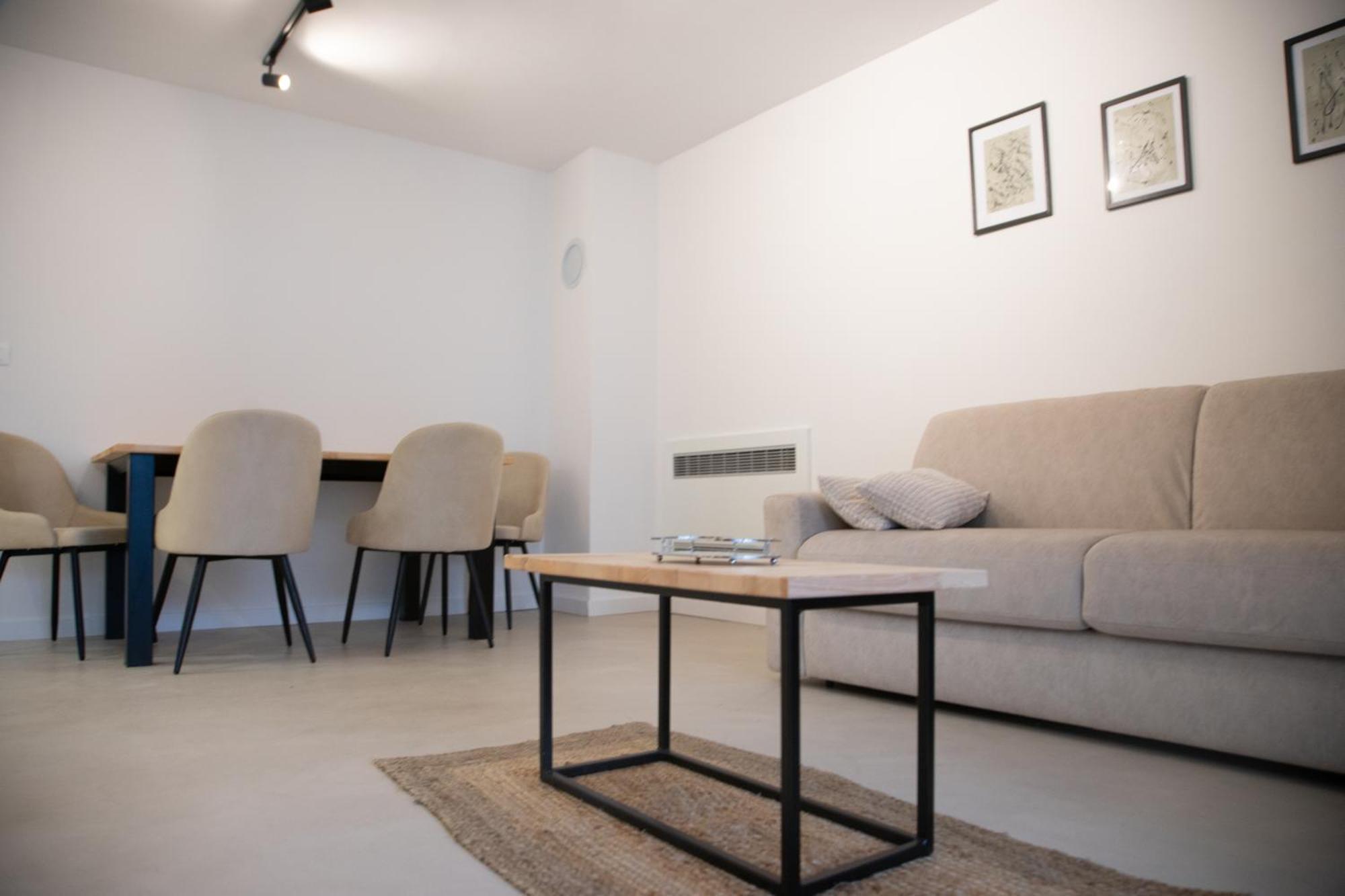 A-Seven Apartment โรวีน ภายนอก รูปภาพ