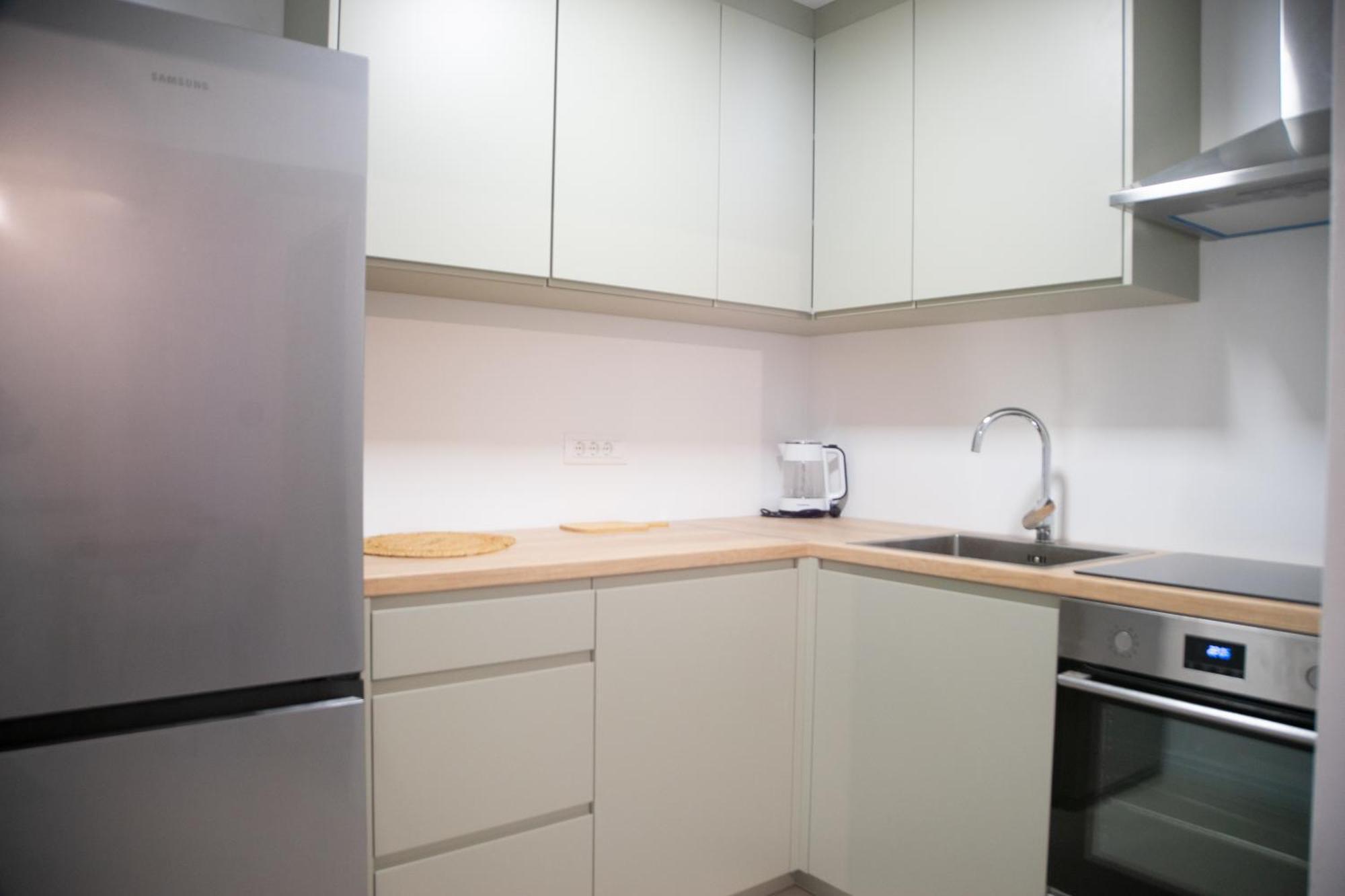 A-Seven Apartment โรวีน ภายนอก รูปภาพ