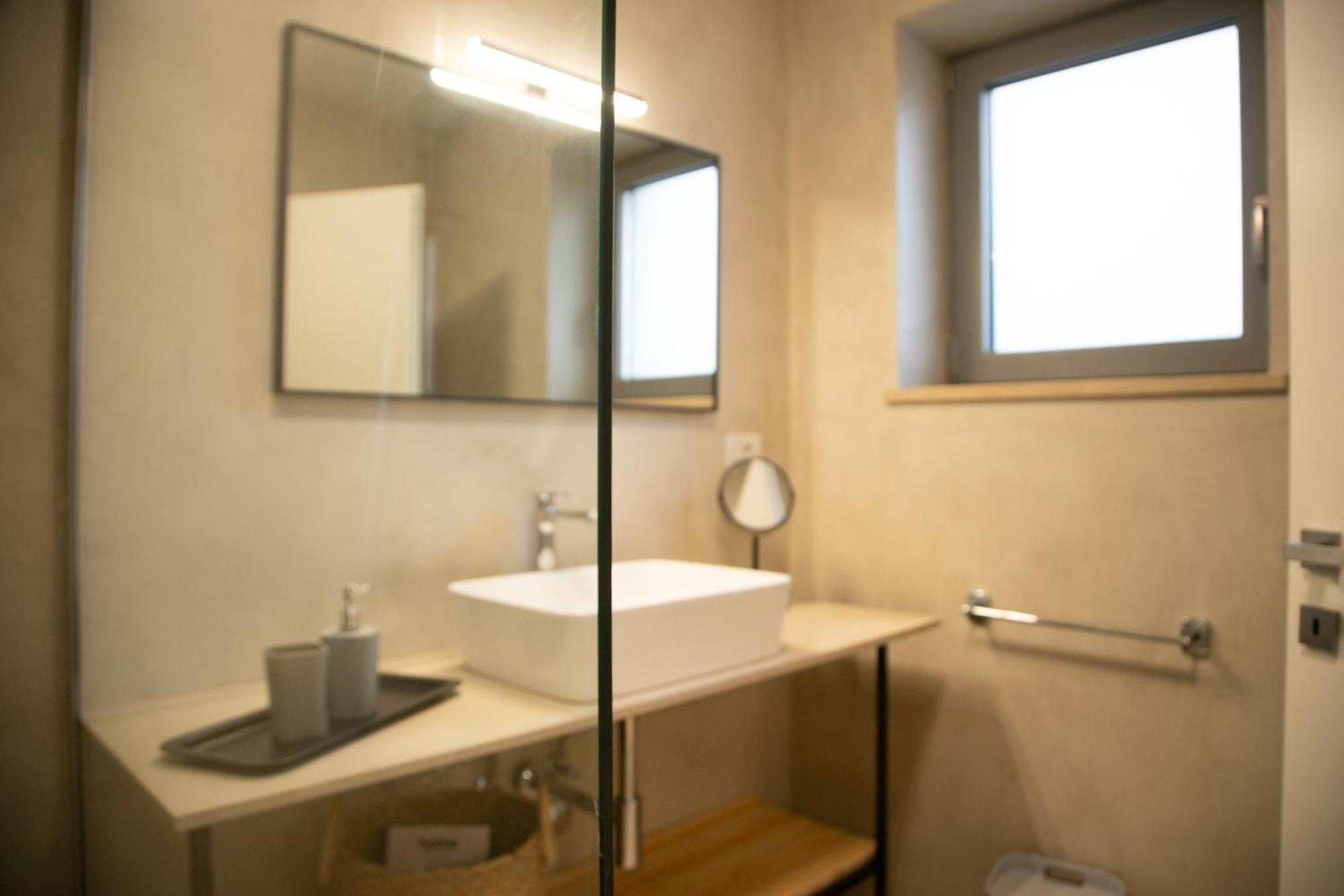 A-Seven Apartment โรวีน ภายนอก รูปภาพ