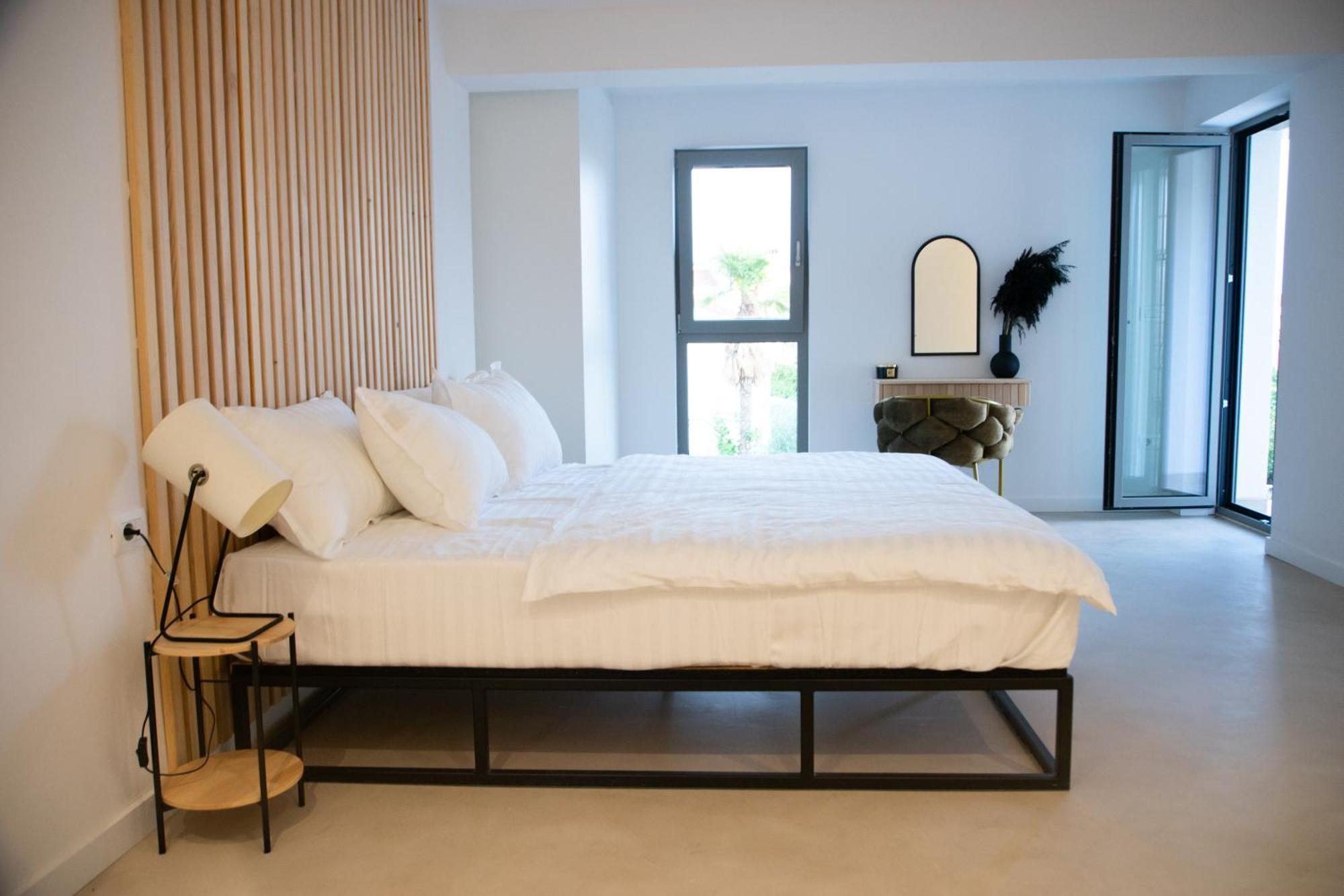 A-Seven Apartment โรวีน ภายนอก รูปภาพ