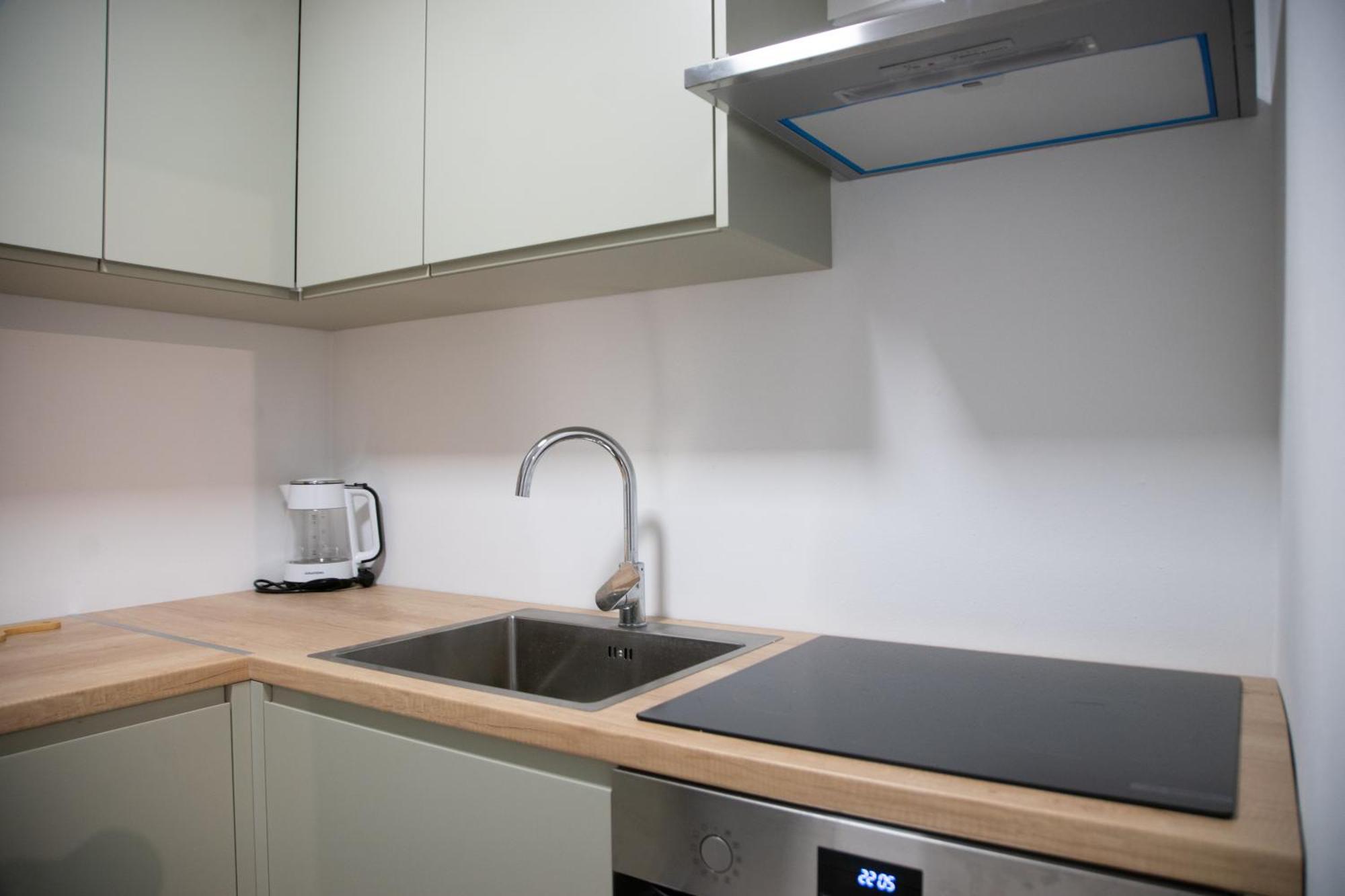 A-Seven Apartment โรวีน ภายนอก รูปภาพ