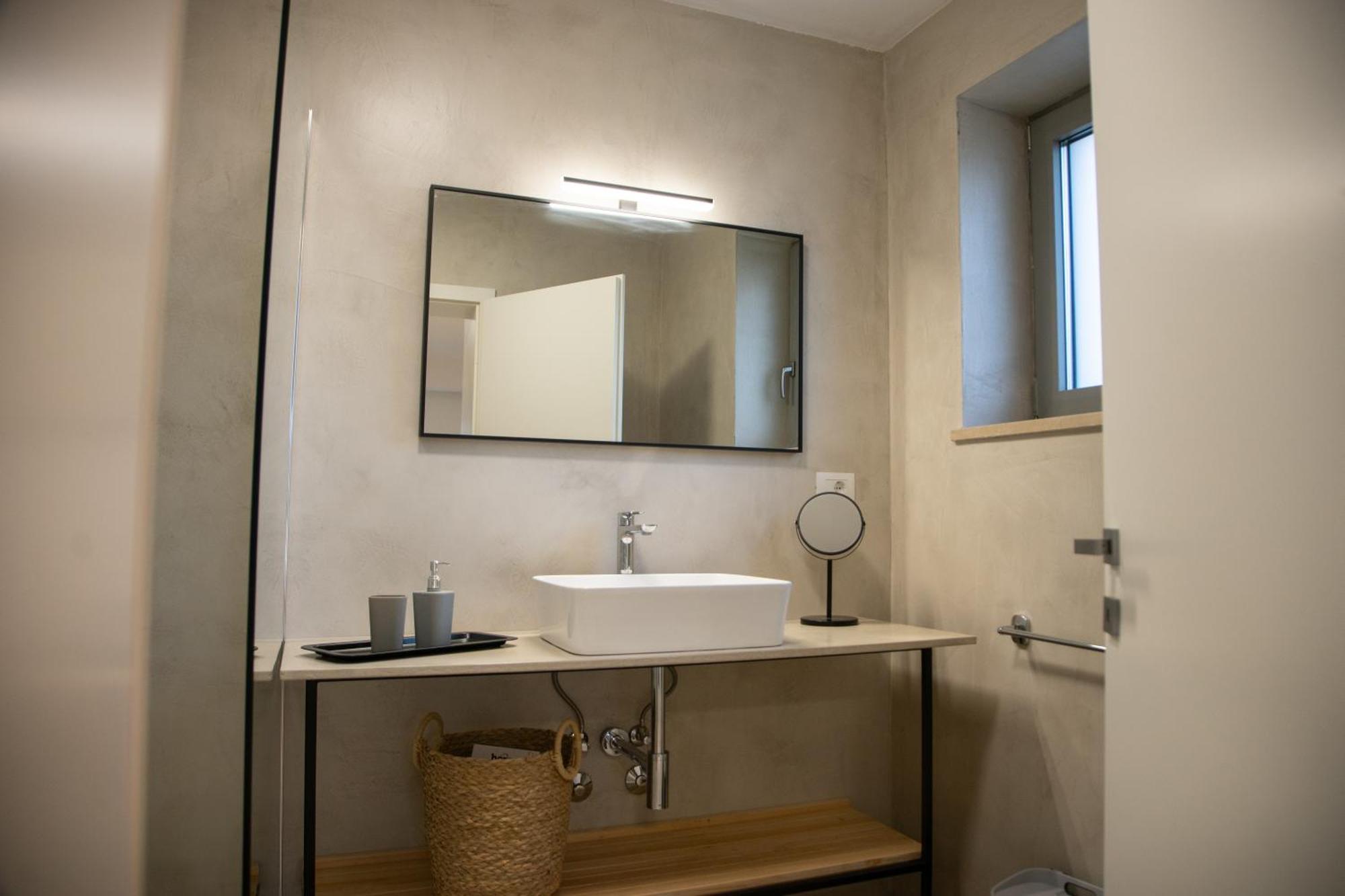 A-Seven Apartment โรวีน ภายนอก รูปภาพ